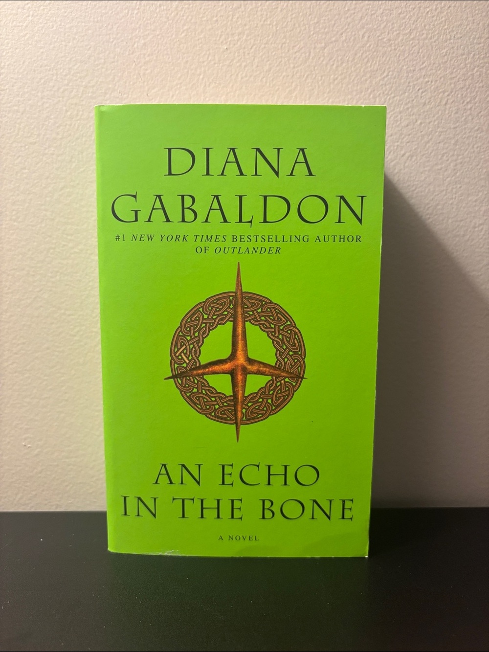 An Echo In The Bone paperback book by Diana Gabaldon